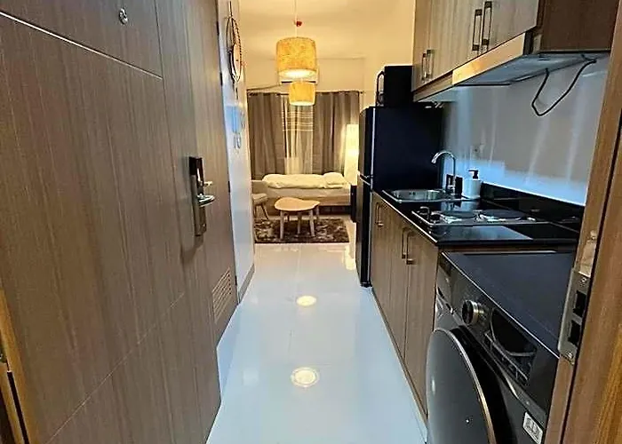 House Kubu At Lush Residences Makati 4* مانيلا