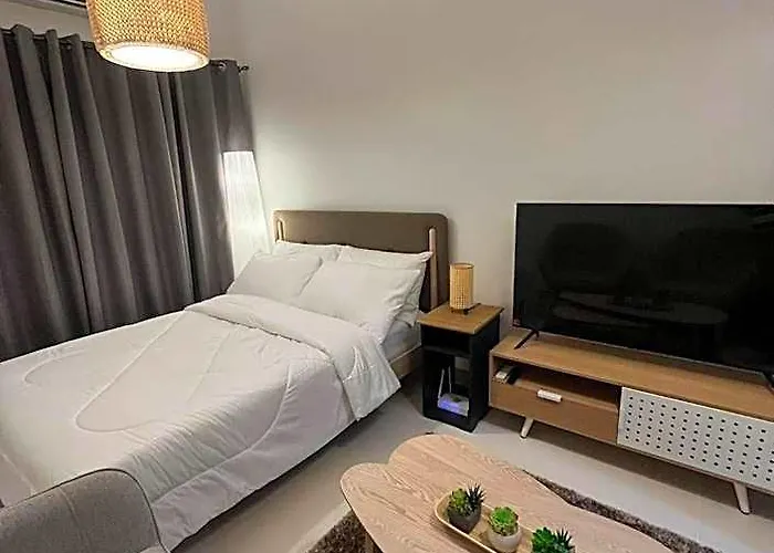 House Kubu At Lush Residences Makati مانيلا