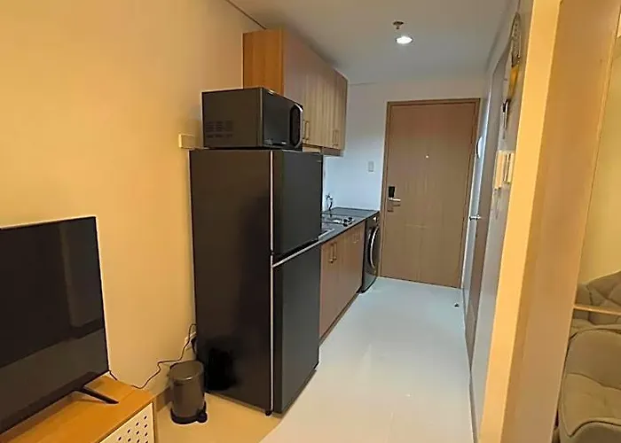 House Kubu At Lush Residences Makati فندق 4*