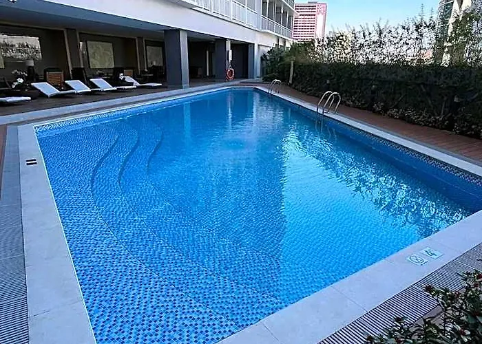 فندق House Kubu At Lush Residences Makati 4*