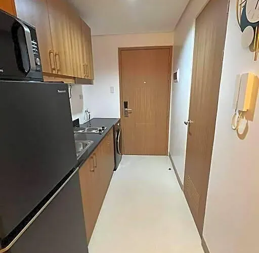 House Kubu At Lush Residences Makati فندق 4*