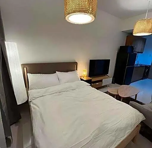 House Kubu At Lush Residences Makati 4* مانيلا