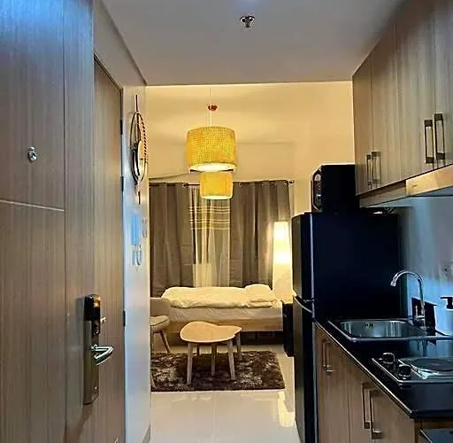 House Kubu At Lush Residences Makati فندق مانيلا