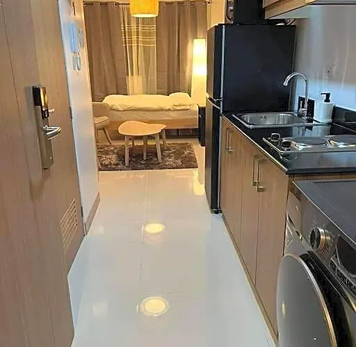 ホテル House Kubu At Lush Residences Makati マニラ市