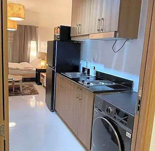 House Kubu At Lush Residences Makati ホテル マニラ市