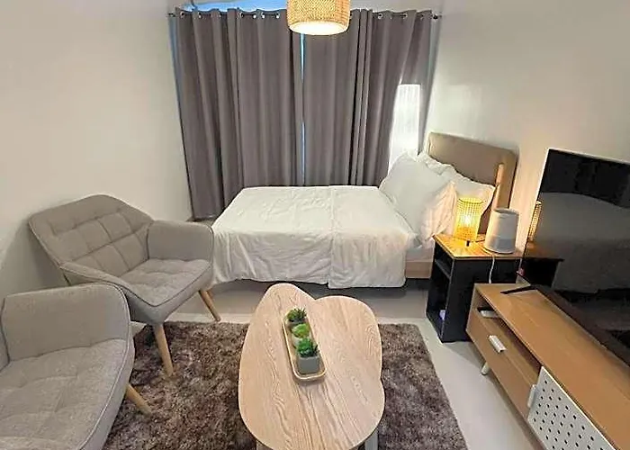 House Kubu At Lush Residences Makati فندق مانيلا
