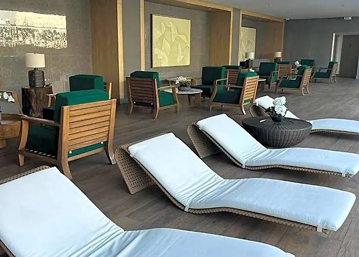 House Kubu At Lush Residences Makati 4*