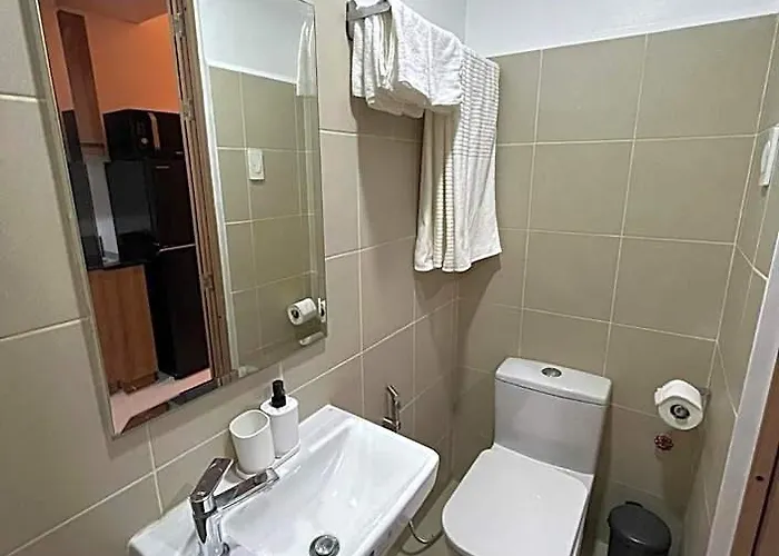 House Kubu At Lush Residences Makati 4*